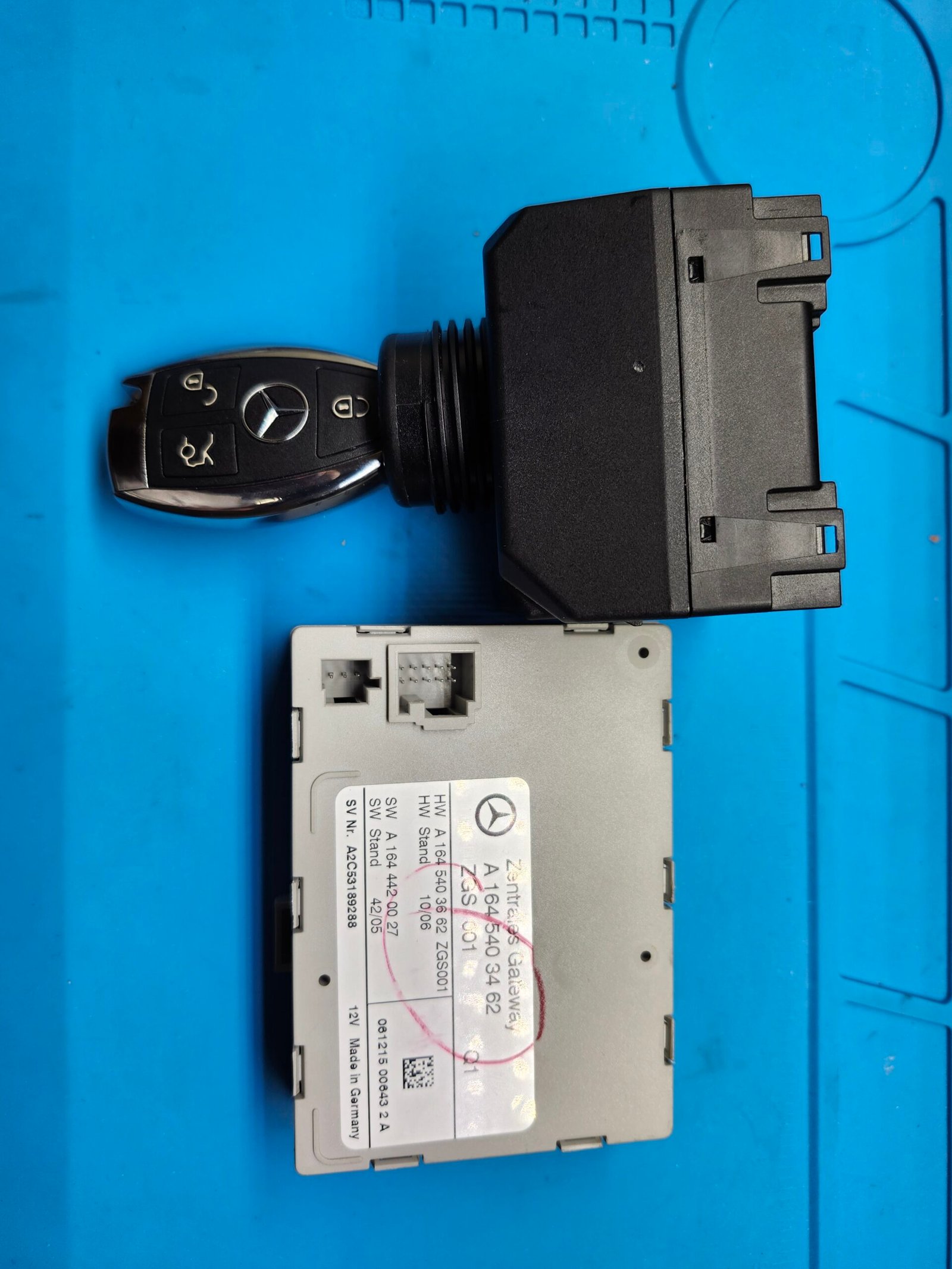 Mercedes-Benz EIS Fob All Keys Lost and Spare Key Programming - Image 4